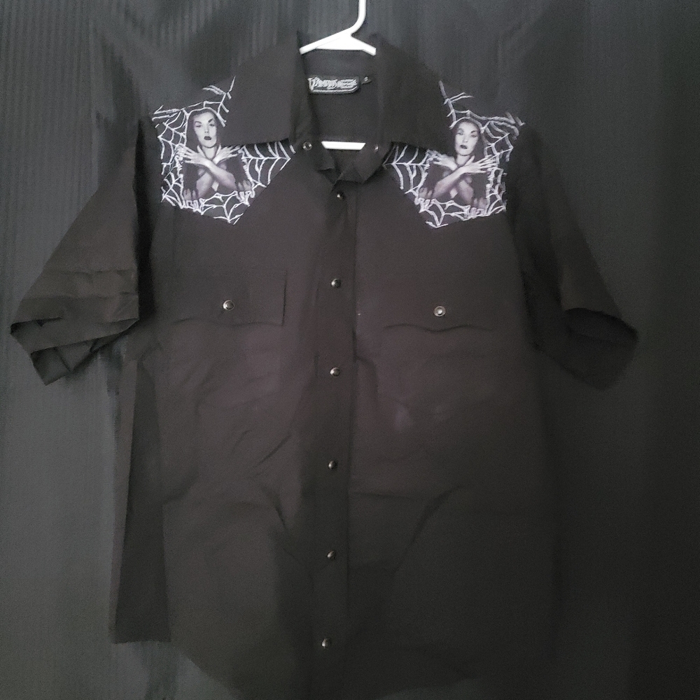 KeepsVille x Vampira button up shirt Size S